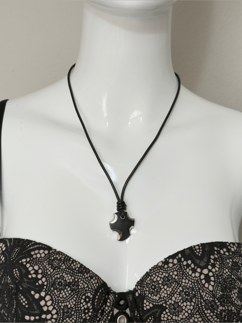 FOSSIL Unisex Black Leather Cord Necklace w Maltese Steel Cross Pendant Y2K Goth